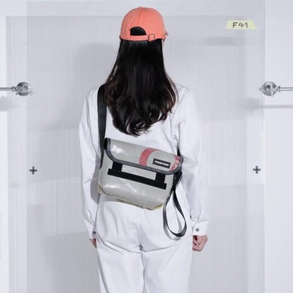 FREITAG F41 HAWAII FIVE-0 Mini Messenger Bag – Unisex - Picture 6 of 10